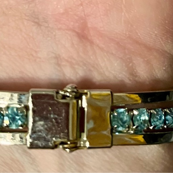 Judy Lee VTG Signed Blue Glass Rhinestone Hinged Silver Clamper Bangle Bracelet - Picture 7 of 17